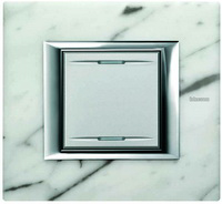 BT Axolute Белый мрамор Каррара Рамка 2+2 мод прямоугольная (надпись вертикально)  (HA4802/2RMC)
