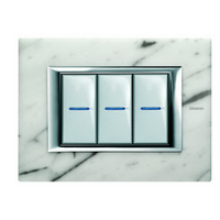 BT Axolute Белый мрамор Каррара Рамка 3 мод прямоугольная (HA4803RMC)